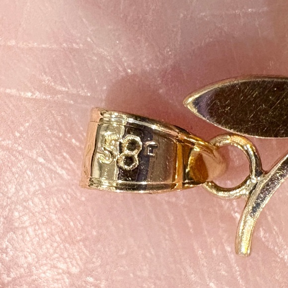 Vintage 14K Natural White Opal Apple Pendant: Filigree Gold Dangle Piece - Picture 14 of 14